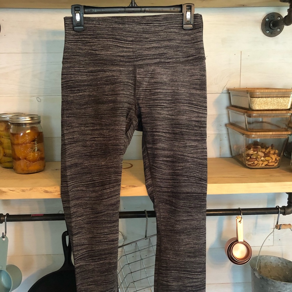High rise Wunder under cropped leggings